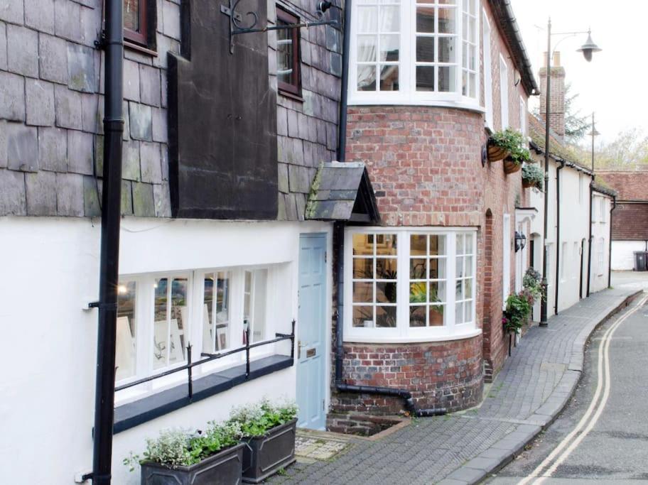 Characterful In The Heart Of Holiday home Petworth
