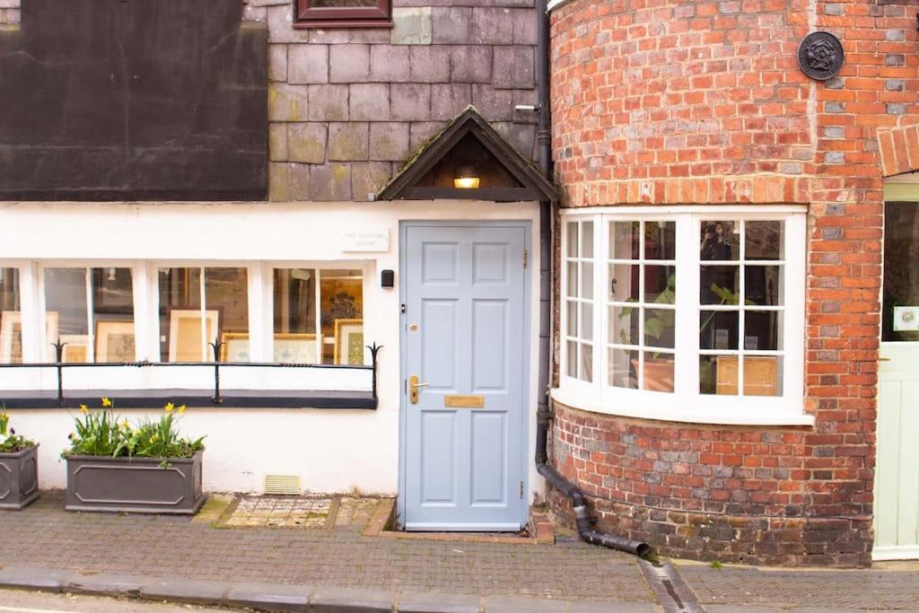 Characterful In The Heart Of * Petworth