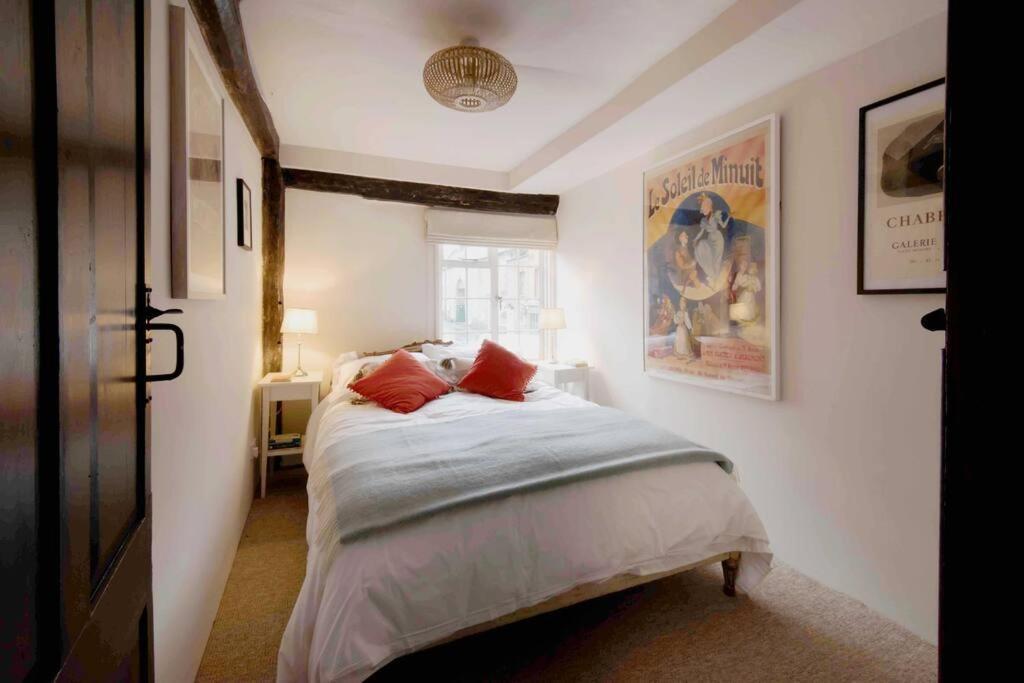 Characterful In The Heart Of * Petworth